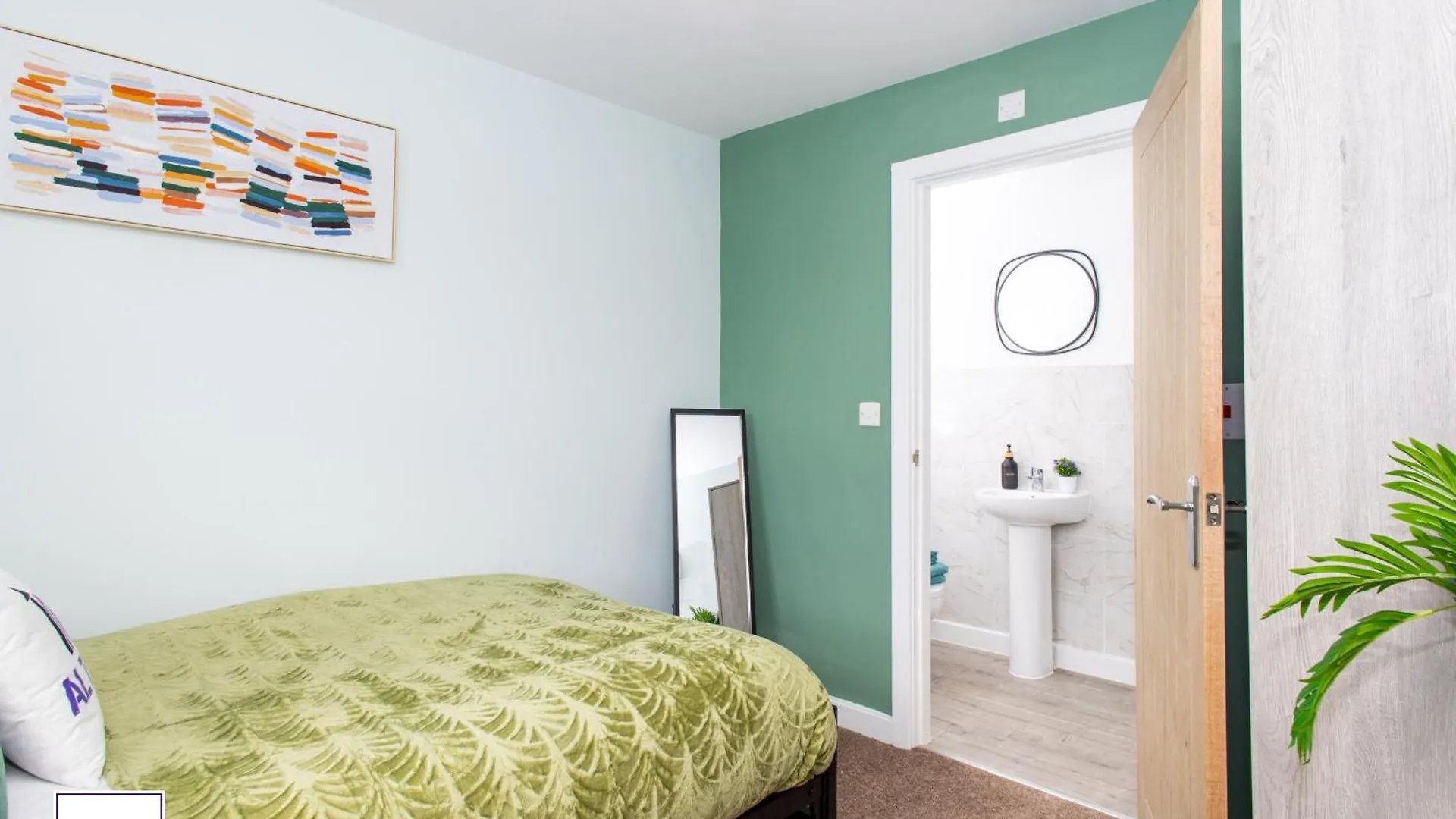 Alt-Stay Lofthouse, Wakefield M1 & M62 - Contractors - 4X En-Suite - Fast Fibre Wi-Fi - Long Stays
