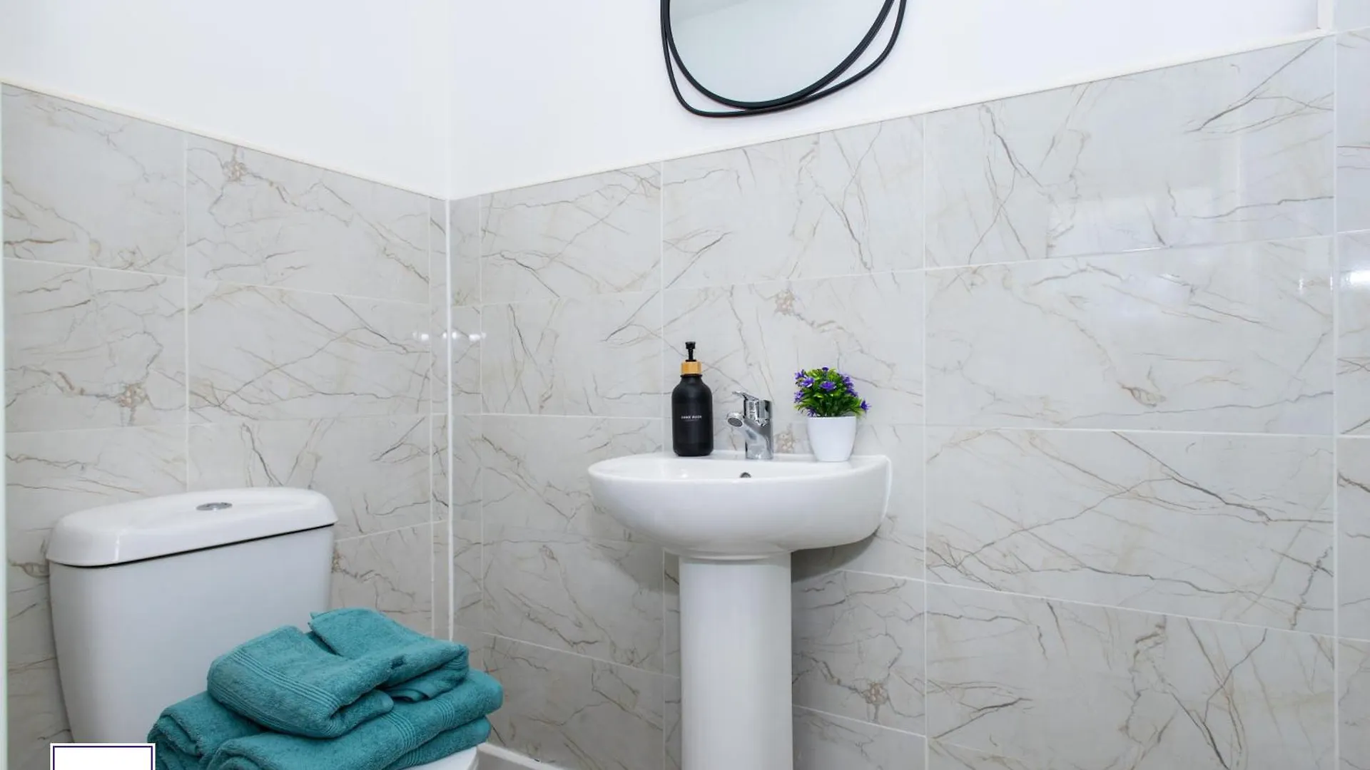 Alt-Stay Lofthouse, Wakefield M1 & M62 - Contractors - 4X En-Suite - Fast Fibre Wi-Fi - Long Stays