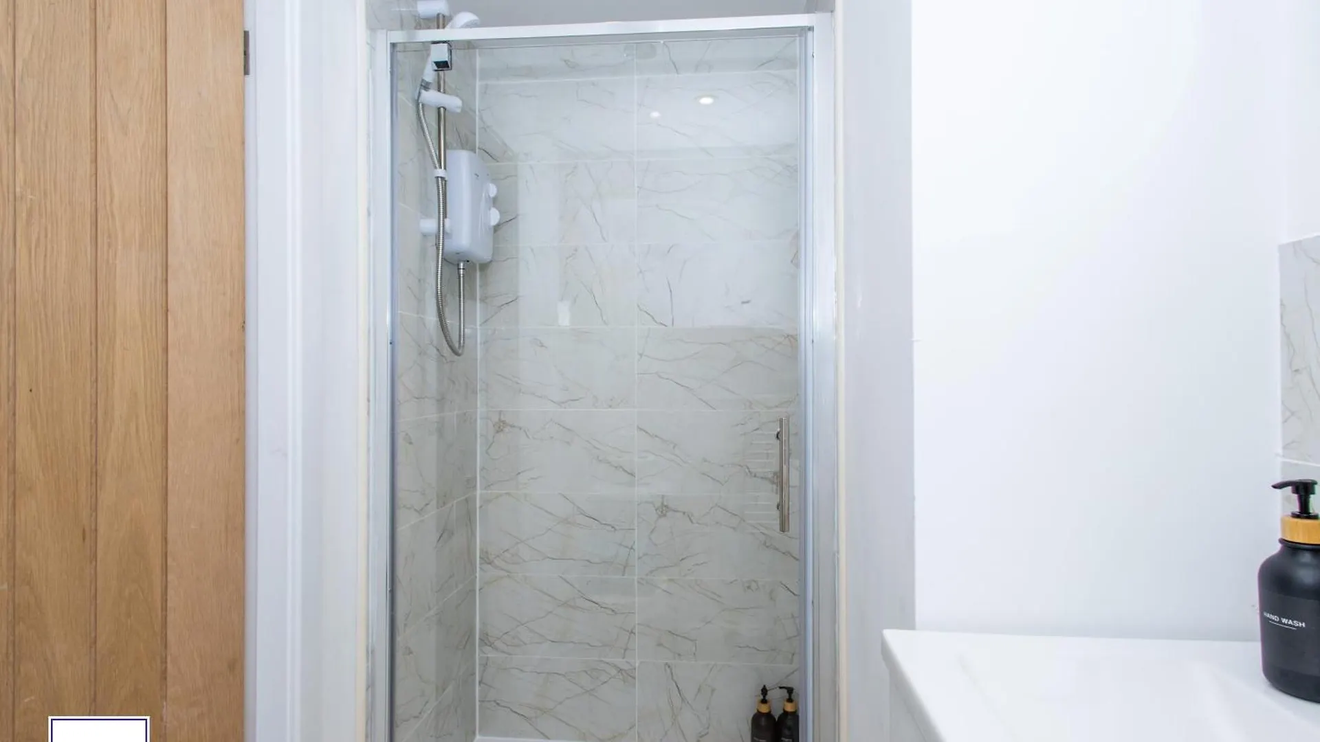 アパート Alt-Stay Lofthouse, Wakefield M1 & M62 - Contractors - 4X En-Suite - Fast Fibre Wi-Fi - Long Stays
