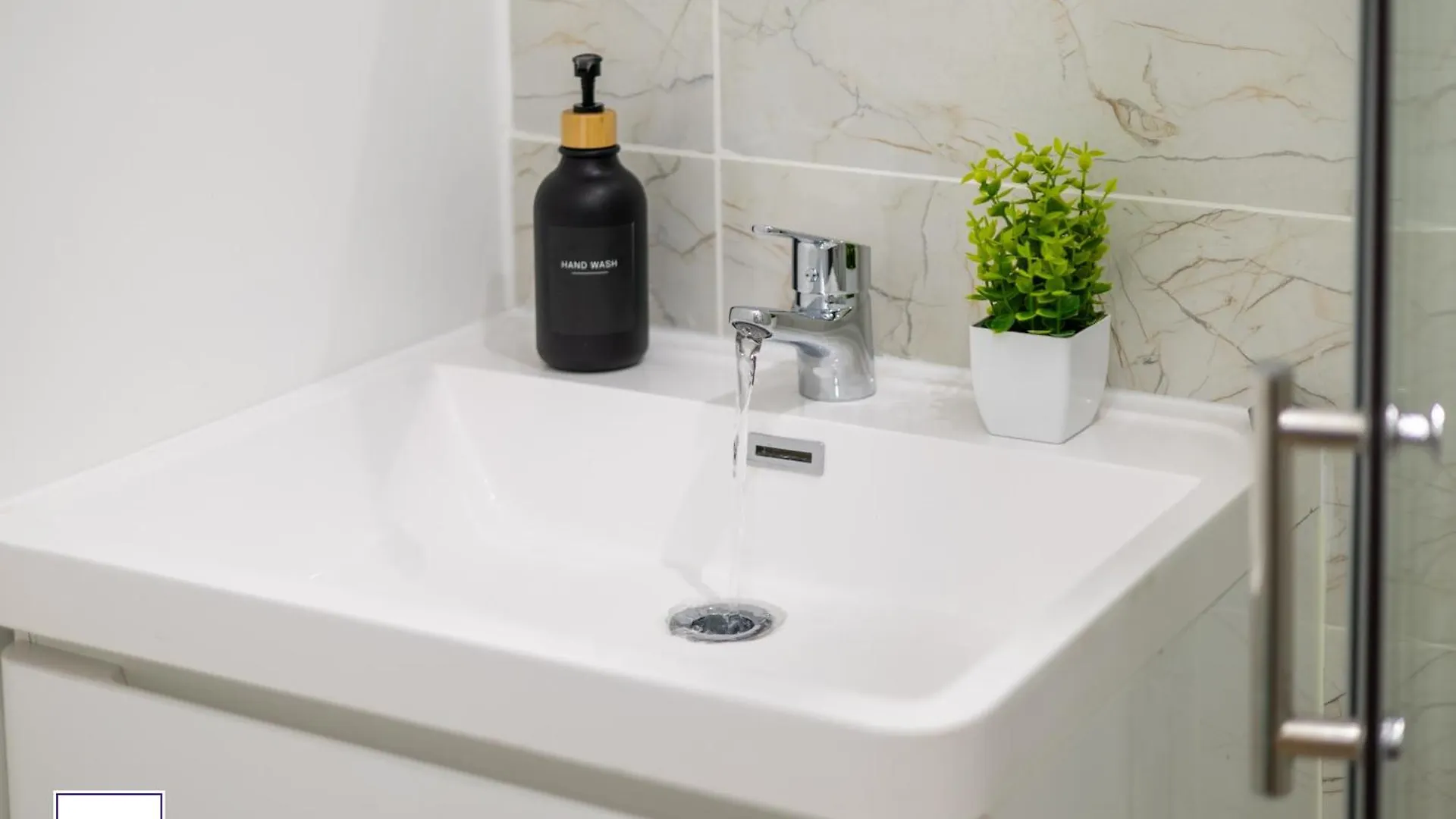 Alt-Stay Lofthouse, Wakefield M1 & M62 - Contractors - 4X En-Suite - Fast Fibre Wi-Fi - Long Stays 0*,